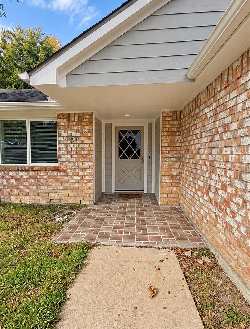 3 bed, 2.0 bath, 1593 sqft, $2,500 — Photo 2