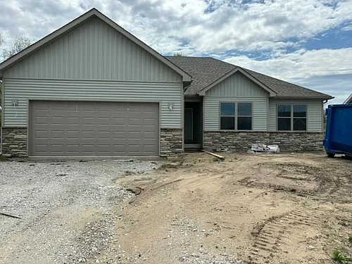 3465 N Pointe Ave Photo 1