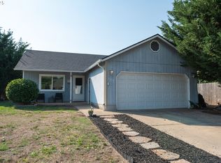 689 Blue Jay Loop, Creswell, OR 97426