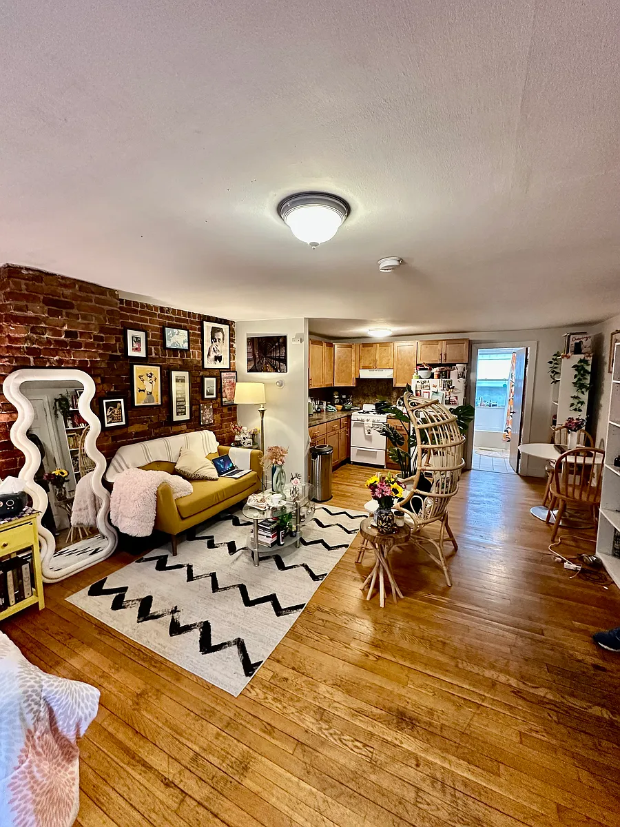 Building Photo - 23 E Springfield St #1