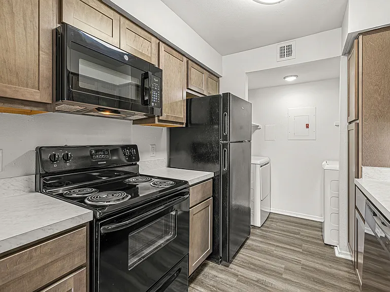 Enclave at Eagle Creek Apartments — Photo 48