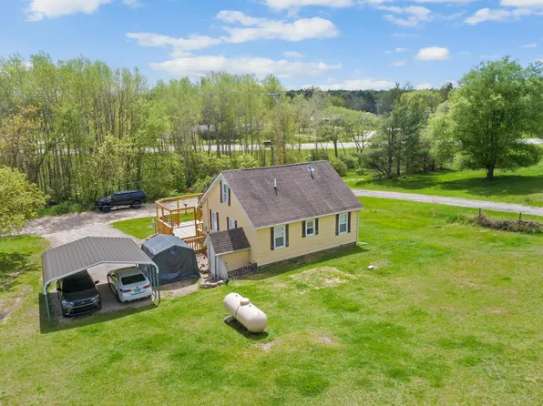 21082 Elm St, Reed City, MI 49677