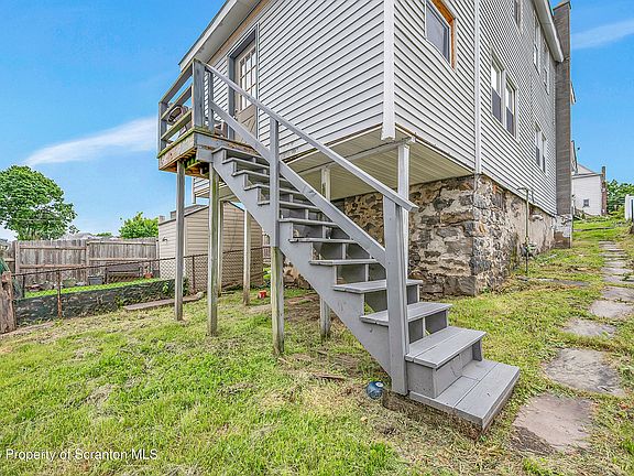 5th image of 322 Weston Ln