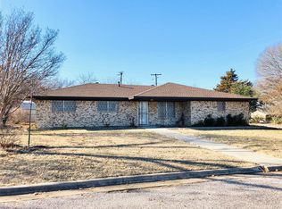 900 S Sunset St, Howe, TX 75459