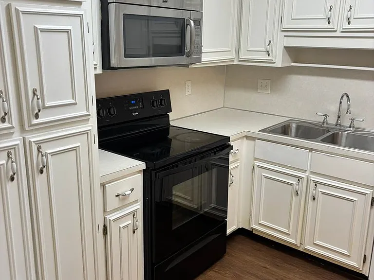 6313 Olde Towne Dr — Photo 2