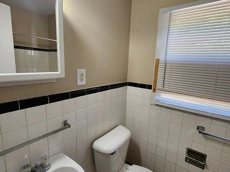 2427 Young Dr — Photo 13
