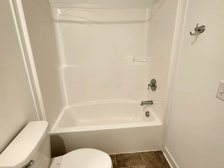 Guest Full Bathroom