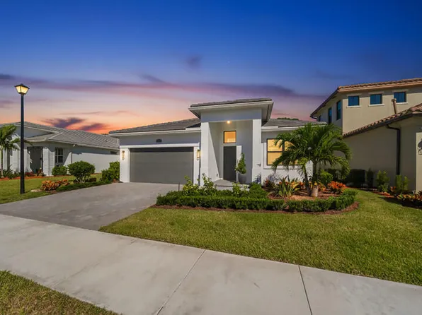 2729 SE Ashfield Drive, Port St Lucie, FL 34984
