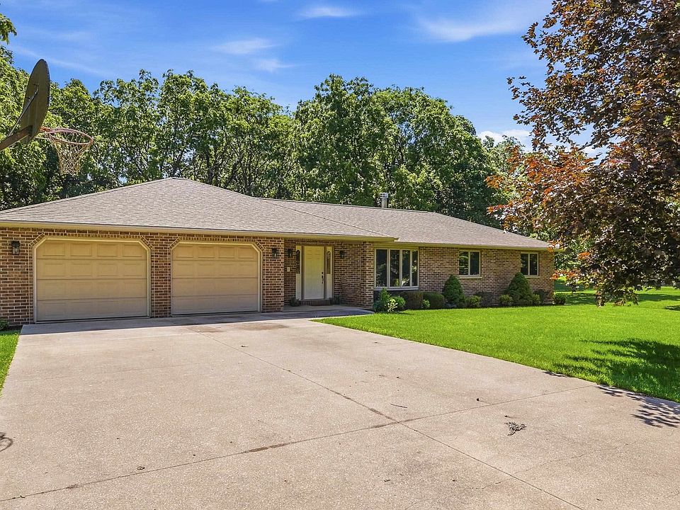 1st image of 45 Roosevelt Dr