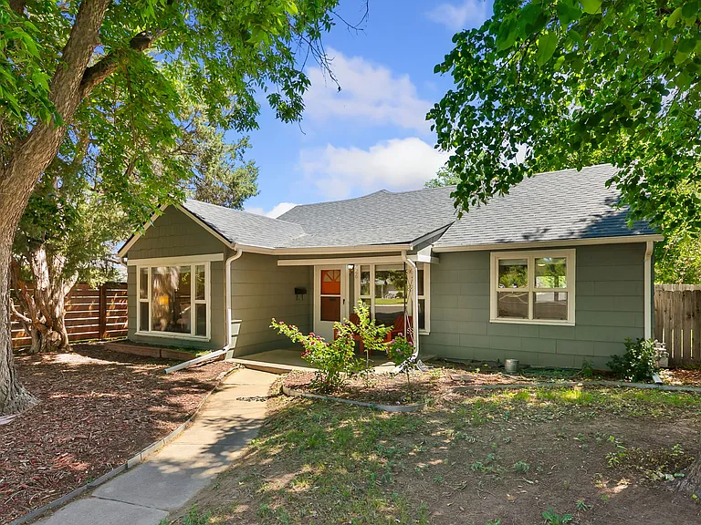 726 Eastdale Dr — Photo 18