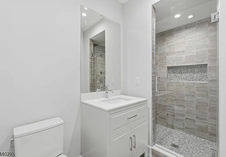 330 Wyoming Ave — Photo 10
