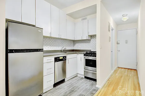 Rented by City Connections Realty | media 2