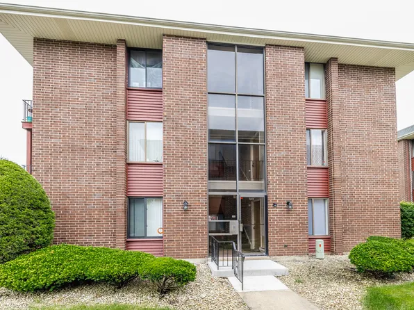 15818 Terrace Dr Unit R01, Oak Forest, IL 60452