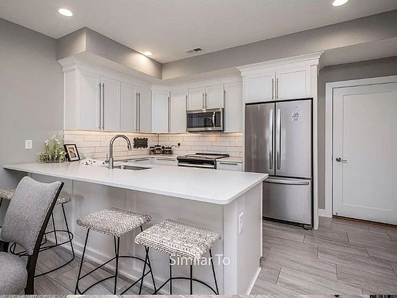 5th image of 730 SE Greyson Ln