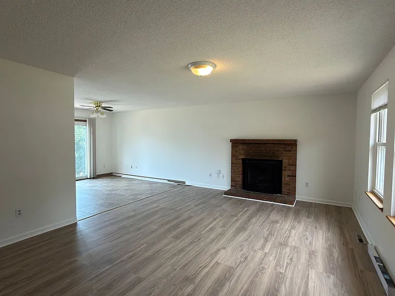 1506 Wildwood Ct — Photo 3