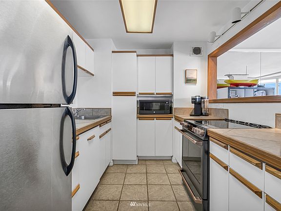 3rd image of 9468 Rainier Avenue S #601