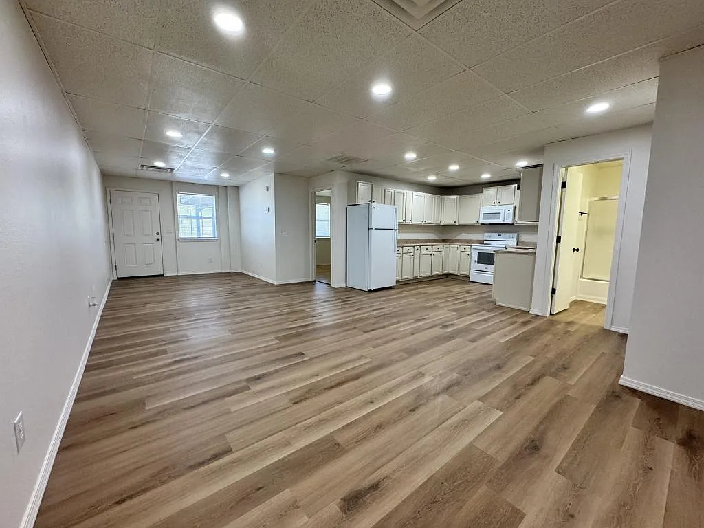 1308 W. Choctaw St. — Photo 3