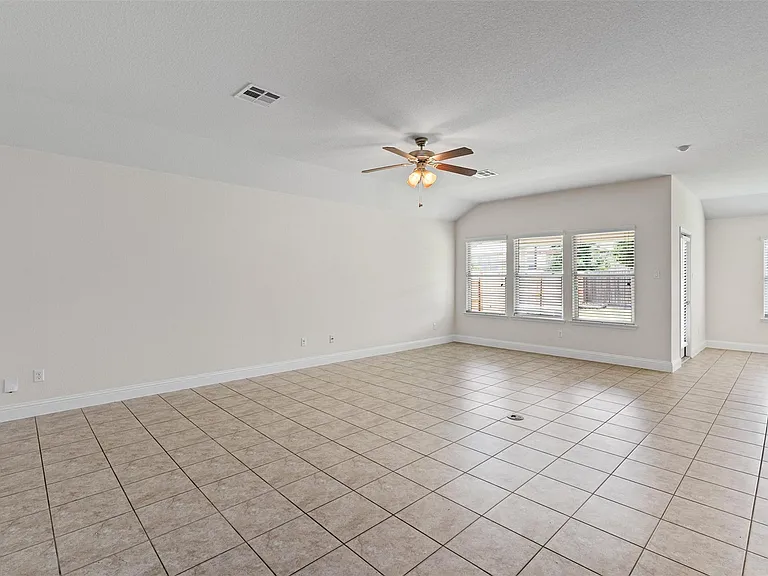 3021 Angelina Ct — Photo 6