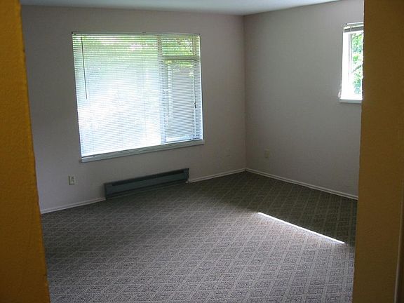 Living Room 14x14
