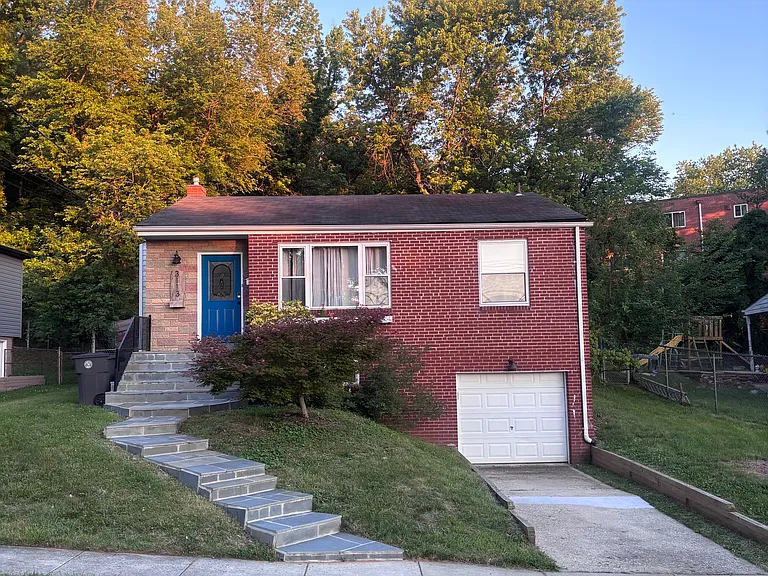 Rosemary Ln — Photo 1
