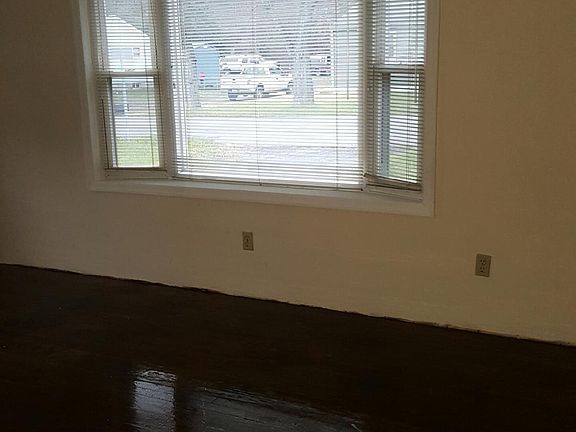 3rd image of 250 Park Ave