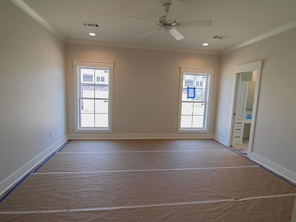4th image of 1010 Ridgeview Cv