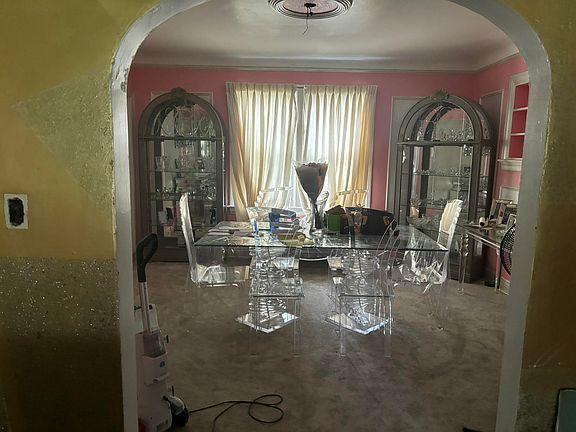 5th image of 16825 Normandy St
