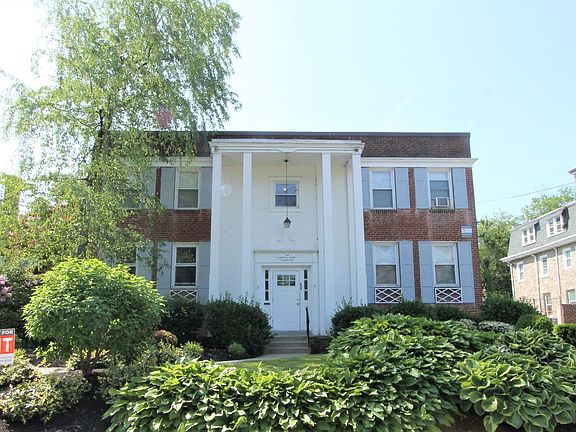 2nd image of 139 W Tulpehocken St APT F2