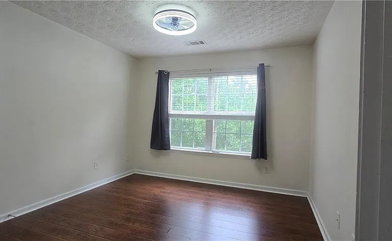 3811 Roxfield Dr — Photo 10