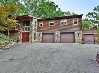 215 S Mecca St, Cortland, OH 44410