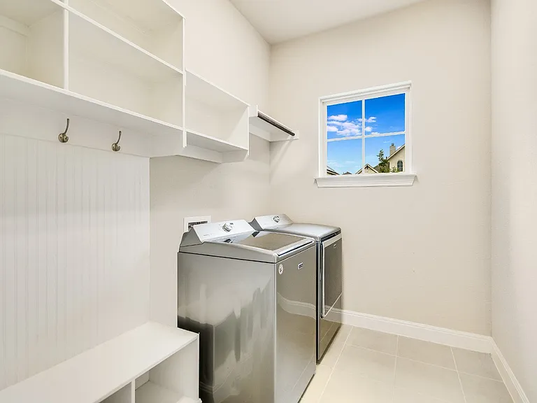 3925 Octavia Dr — Photo 20