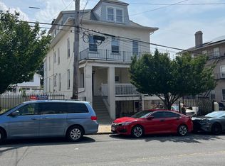217 Sand Ln APT 1R, Staten Island, NY 10305