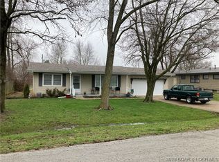 101 Jefferson Pl, Versailles, MO 65084