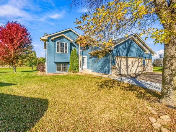 1576 Cedar Dr S, Cambridge, MN 55008