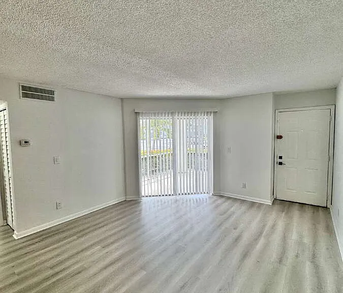 150 Santa Clara Dr #5 — Photo 5