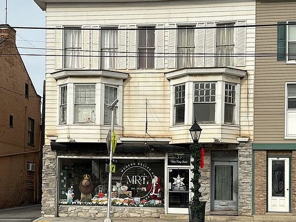 3rd image of 31 W King St APT 3
