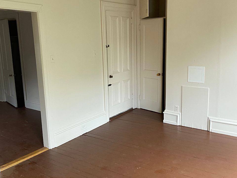 1st image of 128 N Pine St APT 6