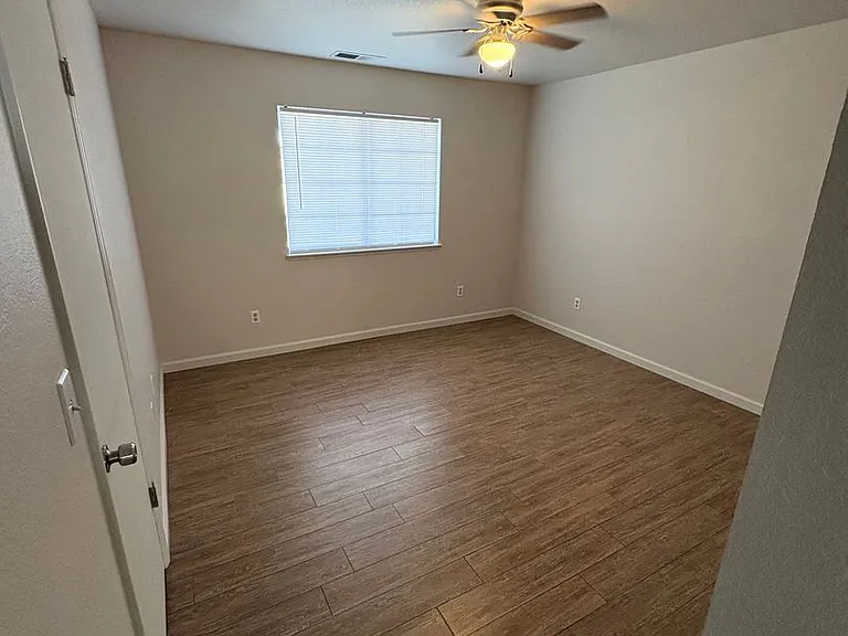 1148 Gladys Way — Photo 14