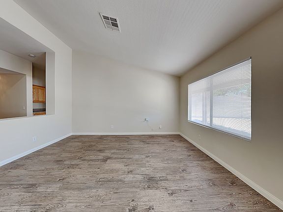 4th image of 9508 Glengarry Dr