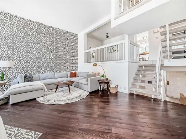 10457 S 19th St SW #23, Calgary, AB T2W 3E6