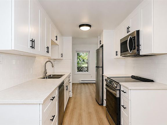 2nd image of 3230 Rutledge St #13