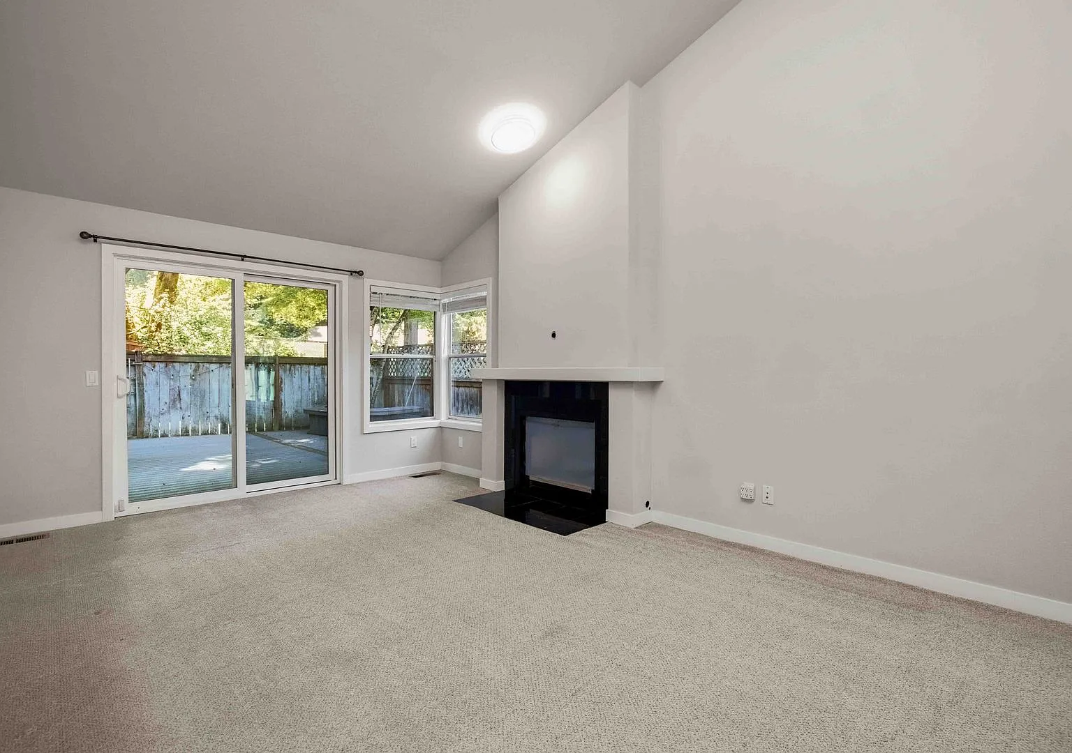 Spacious Kirkland Home in a Convenient Location — Photo 3