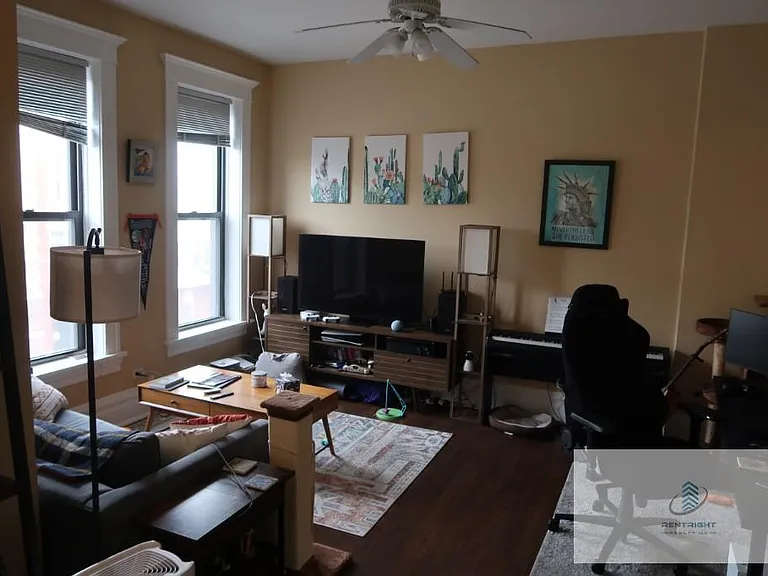 1547 W Blackhawk St #2C — Photo 1