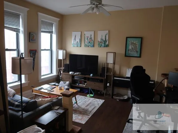 1547 W Blackhawk St APT 2C, Chicago, IL 60642