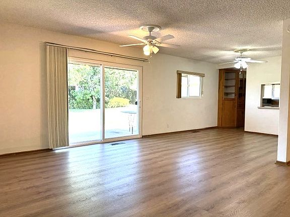 5th image of 211 Green Oaks Dr