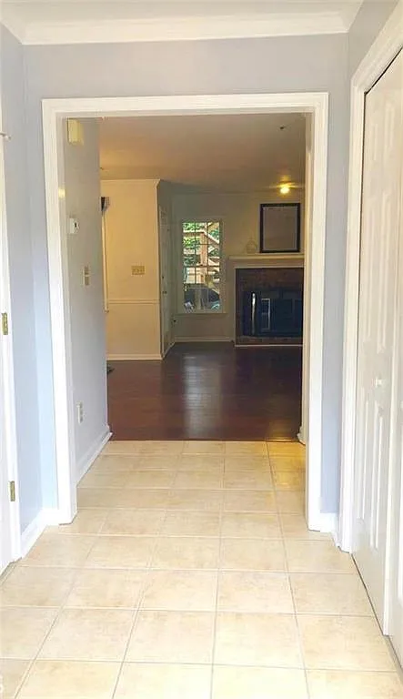 2 bed, 2.5 bath, 1361 sqft, $1,975 — Photo 2