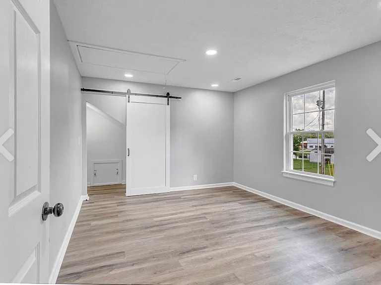 8624 Guthrie Ct — Photo 10