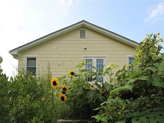 3rd image of 184 Whipple Ave