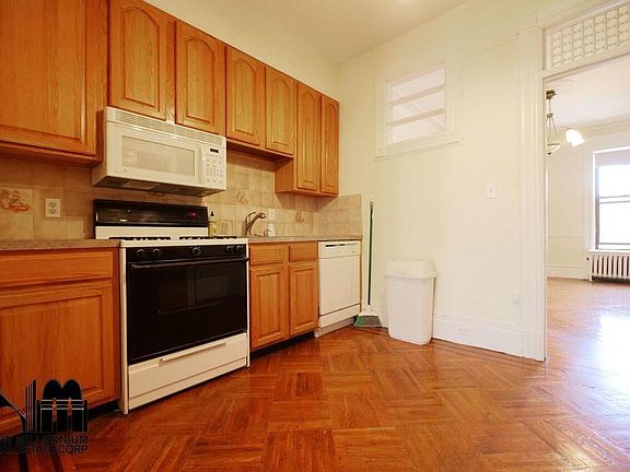 5th image of 546 9th St #3