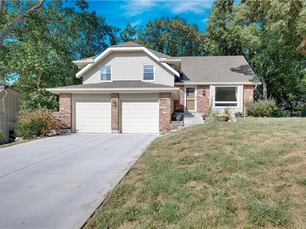 7910 Rene St, Lenexa, KS 66215